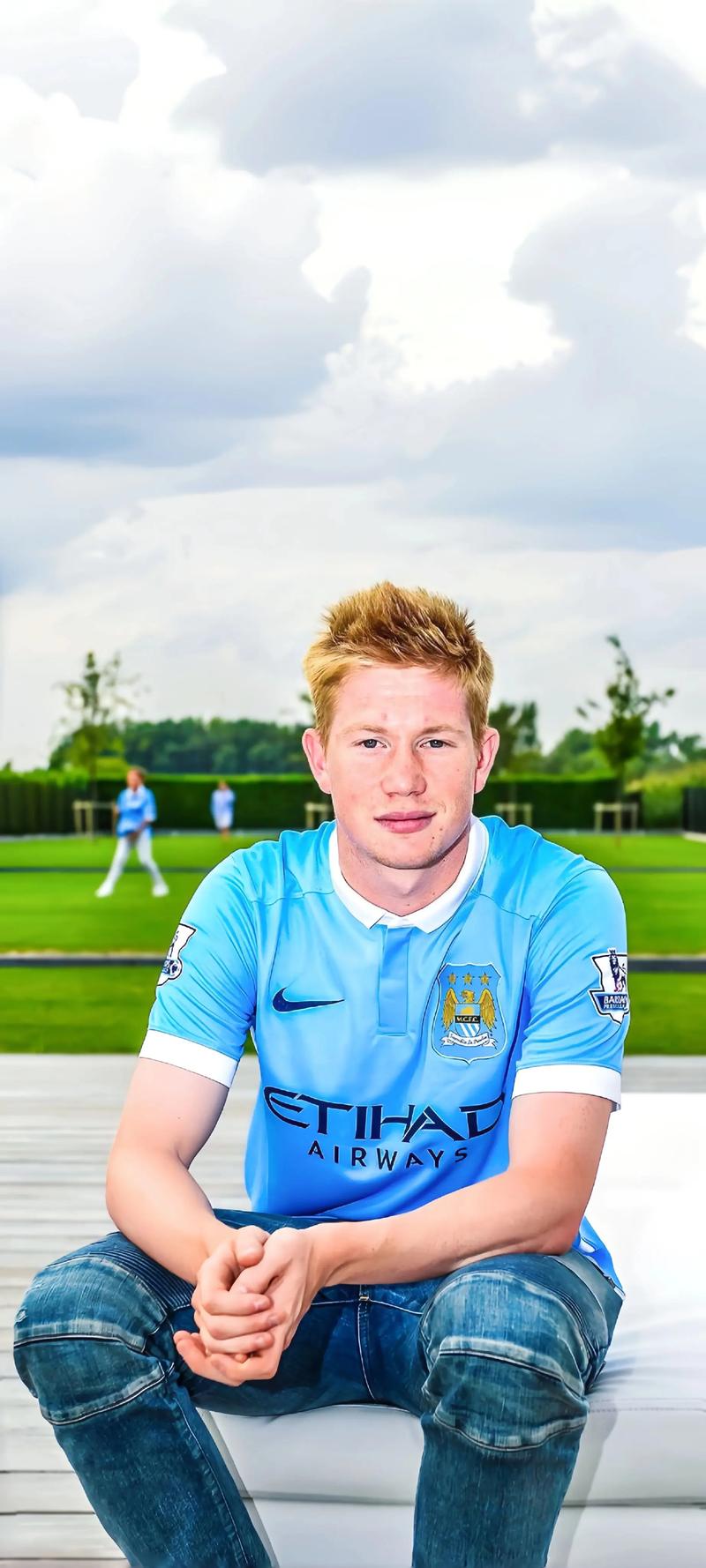 后卫身体对抗强度惊人，主帅盛赞