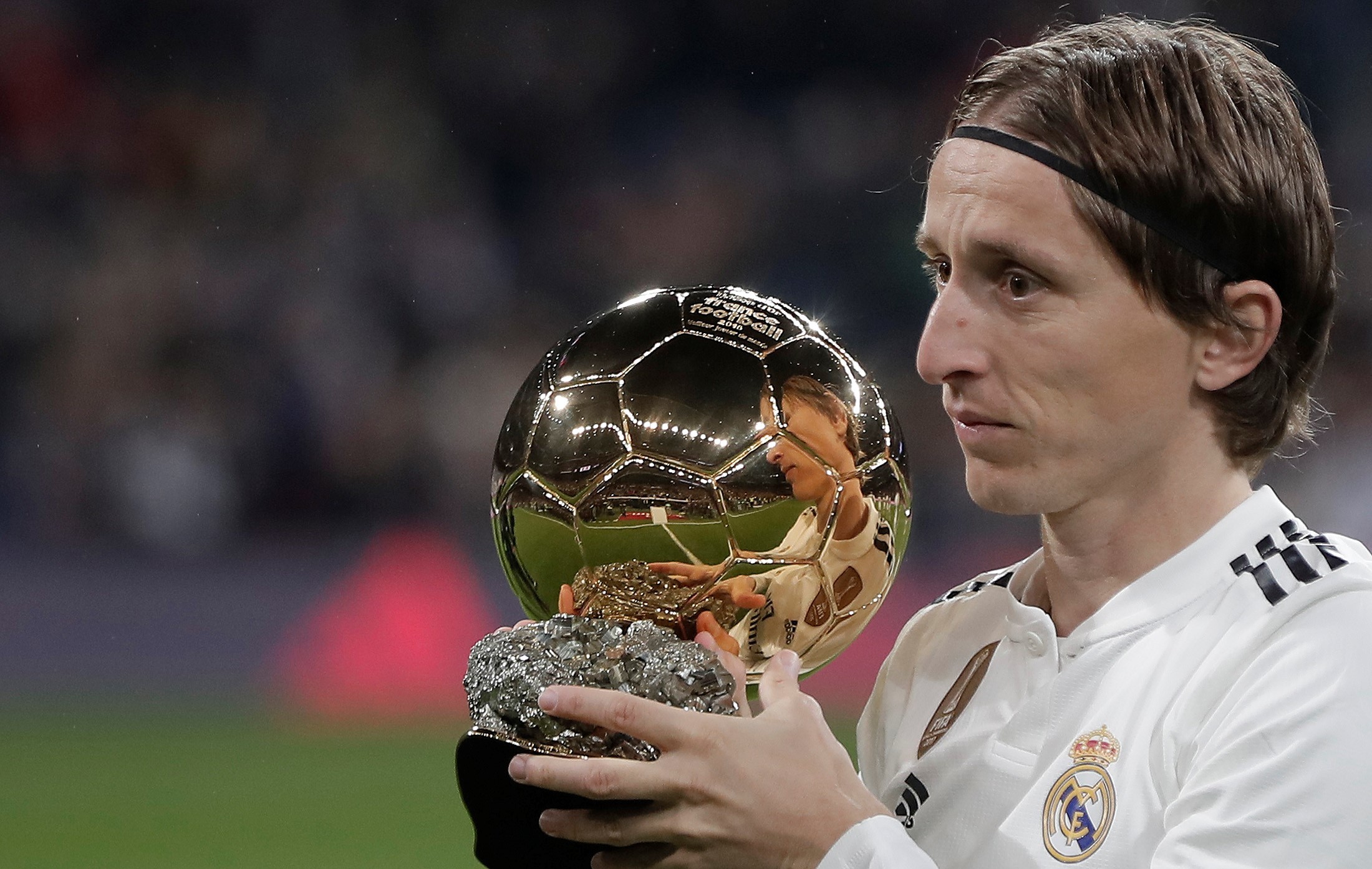 悲喜两重天！孙兴慜失点后表情极度痛苦，穆勒晋级后喜笑颜开