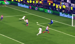 马赫雷斯和知名说唱歌手一同出镜，展示阿尔及利亚队新球衣